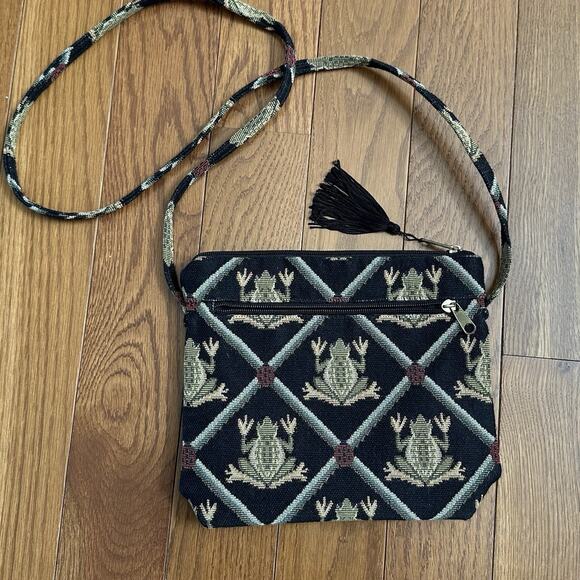 embroidered frog handbag With Pocket And Tassel - Picture 1 of 3